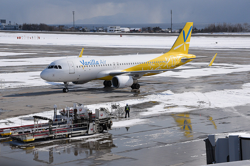 ピーチはバニラエアの統合に伴う路線の移管について発表した。写真は2017年2月のバニラエア 成田～函館線就航時のもの