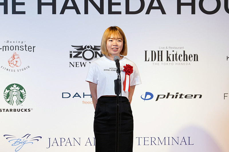 テナント代表としてb-monster株式会社 代表取締役 塚田美樹氏が「空港にフィットネスという日本で初めての挑戦に関わることができて光栄」とあいさつ