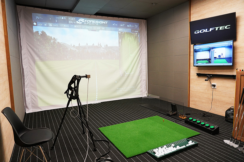 スコットランドのカーヌスティ・ゴルフリンクスなど全8コースから選べるシュミレーションレンジは15分2160円