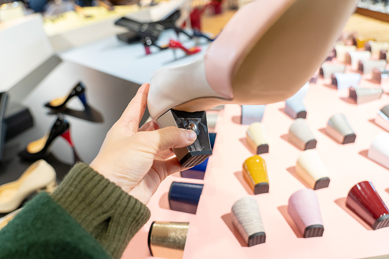 このボタンを押してカチっと取り外す