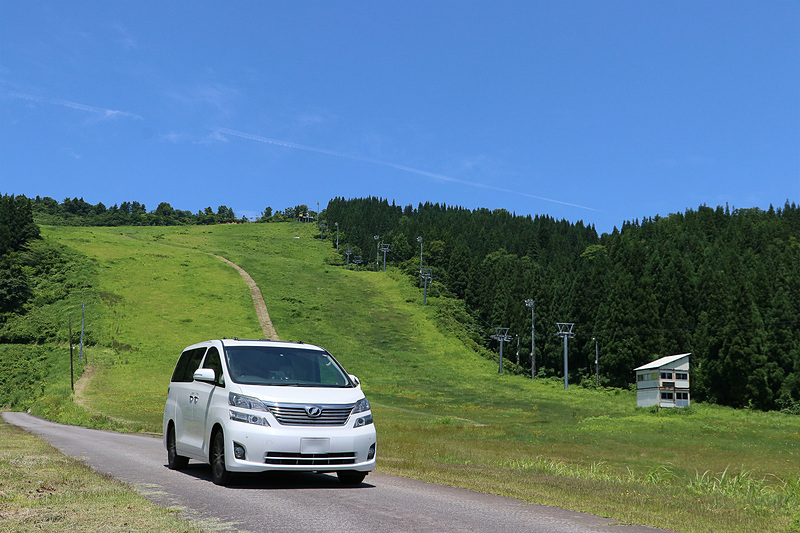 山側は引き続き気持ちのよい青空が広がりますが