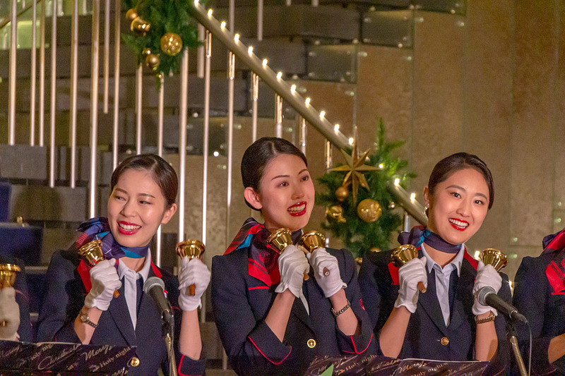 息の合った素晴らしい演奏で観客席からは盛大な拍手が送られる。最後はアンコールに応えて、再度「ハピネス」を演奏した