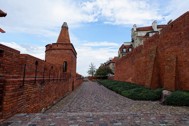 旧市街に残る城壁
