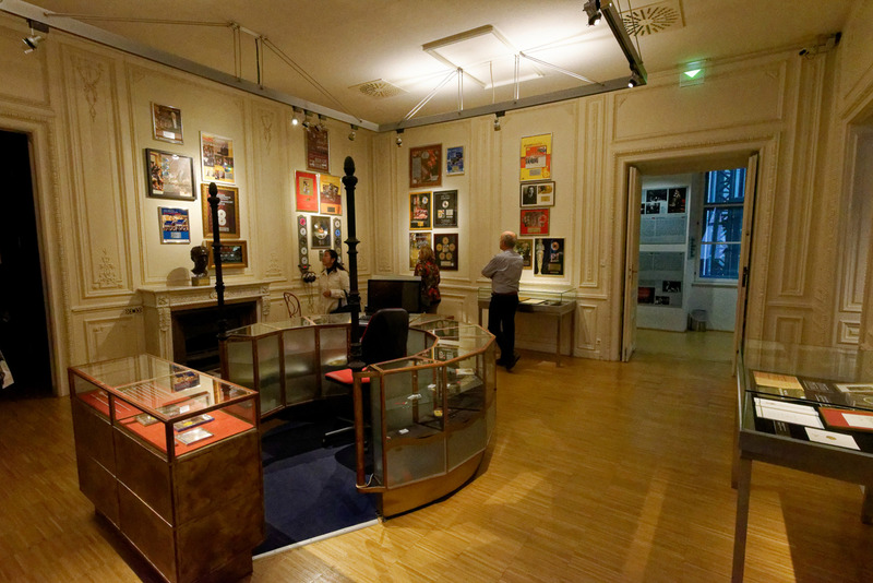 博物館でもあるので、過去から現代までの音楽の歴史が分かる展示もある