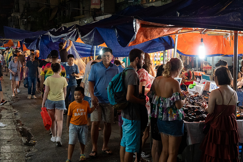 週末に開かれるナイトマーケット