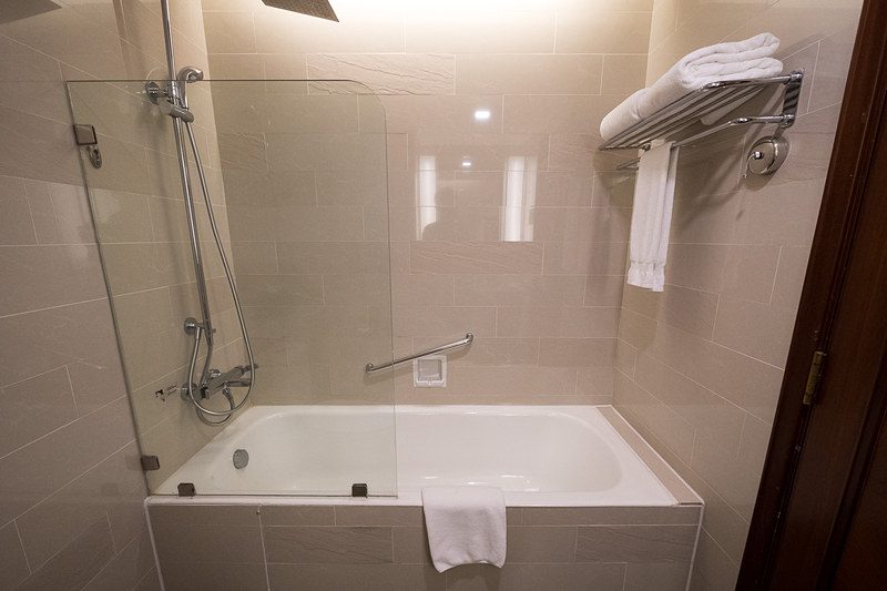 スーペリアルームもバスタブ付き