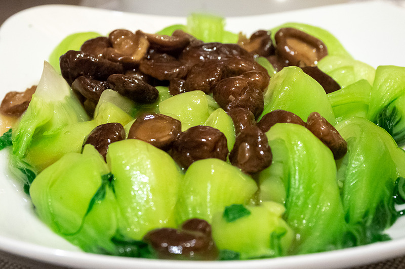 オリエンタル料理の「Luc Thuy」の料理は見た目も味付けも中華風。旧市街地の近くにあり、人気のお店だという