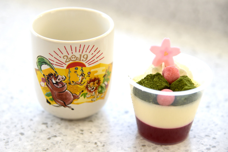 「練乳ムース＆ストロベリーゼリー、スーベニアカップ付き」（750円）