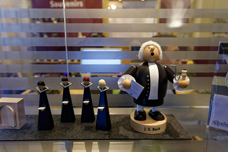 入口にあるかわいらしいバッハ