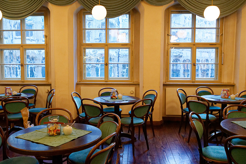 落ち着いた雰囲気の店内でほっとひと息