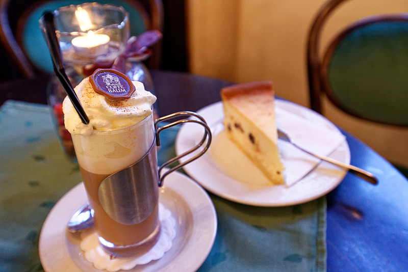 落ち着いた雰囲気の店内でほっとひと息