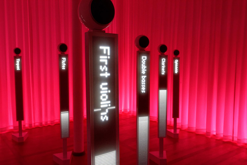 室内のライティングの色も自由自在