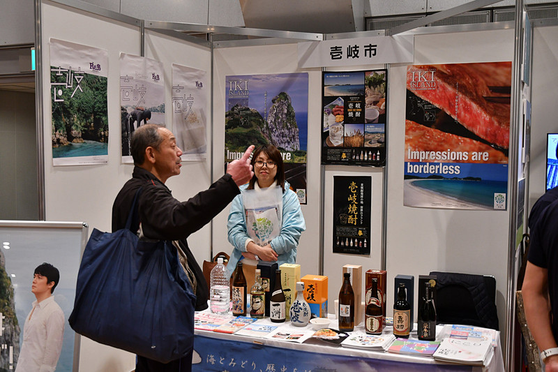 九州の北・玄界灘に浮かぶ壱岐島を中心とした壱岐市は、地元酒造の焼酎などを展示