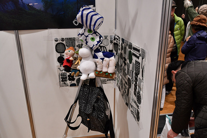 福岡～ヘルシンキ線を夏期スケジュールで運航しているフィンエアーは、マリメッコやムーミングッズでアピール。4月から始まる夏ダイヤに向けて旅行の相談に対応していた