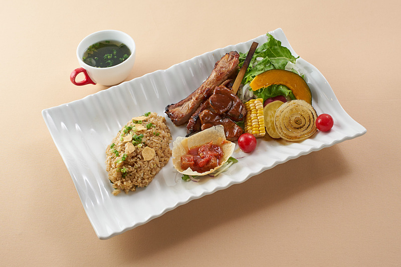 上信越自動車道 横川SA（下り線）「ぐんまの森 横川がぶりつきプレート」（1200円）