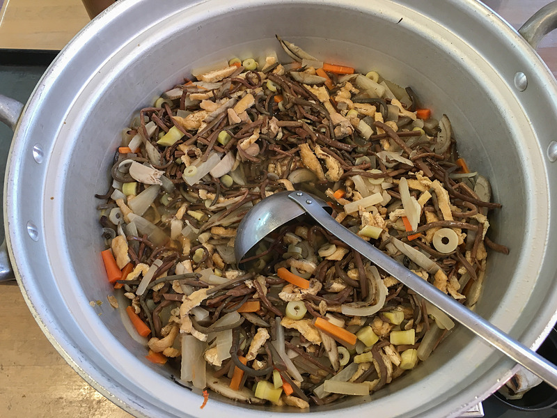 山菜が「これでもか！」と入っている贅沢なお雑煮