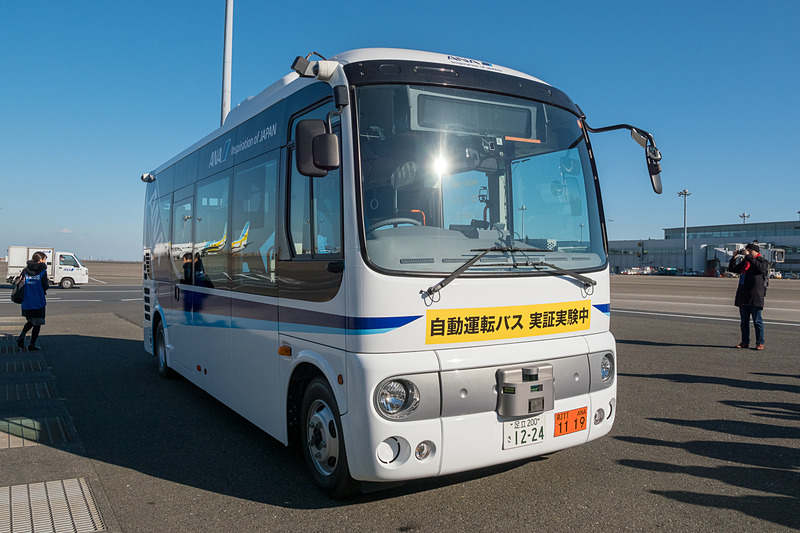 自動運転技術を盛り込んだ日野ポンチョベースの小型バス