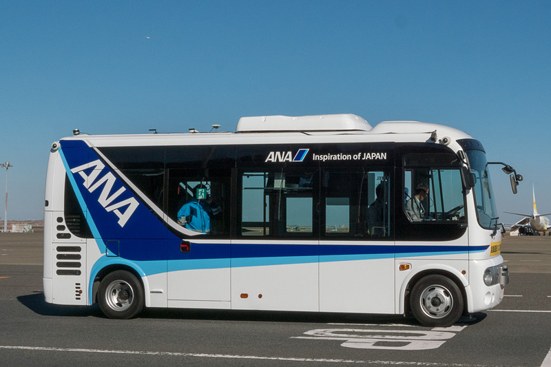 自動運転技術を盛り込んだ日野ポンチョベースの小型バス