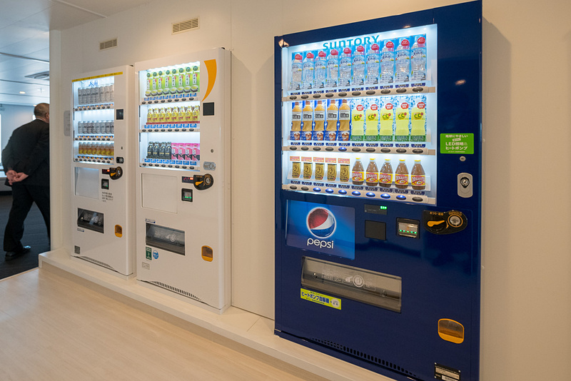 自販機コーナーはデッキ6とデッキ7にそれぞれあり、デッキ6の方が充実している