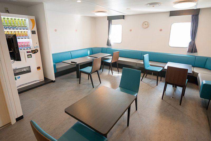 給湯施設などを備えるドライバーズサロン