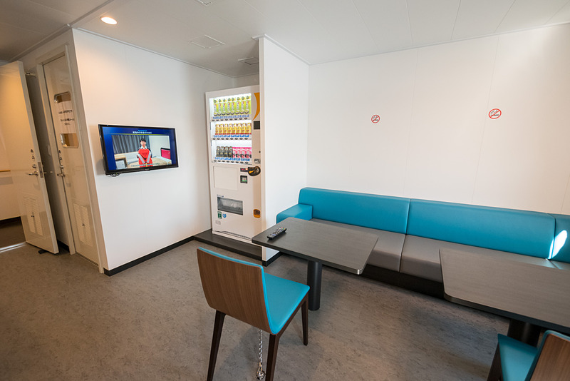 給湯施設などを備えるドライバーズサロン