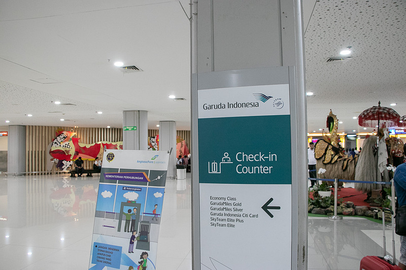 ガルーダ・インドネシア航空のチェックインカウンターへの案内板