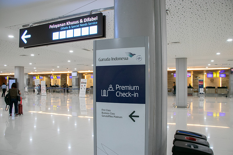 ガルーダ・インドネシア航空のチェックインカウンターへの案内板