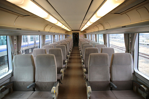 関空特急 はるか を ハローキティ でラッピング Jr西日本 ハローキティはるか の車両を公開 トラベル Watch