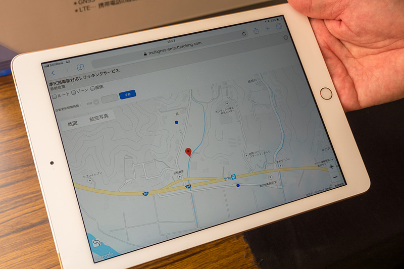 iPad上にマッピングしたマルチGNSS端末
