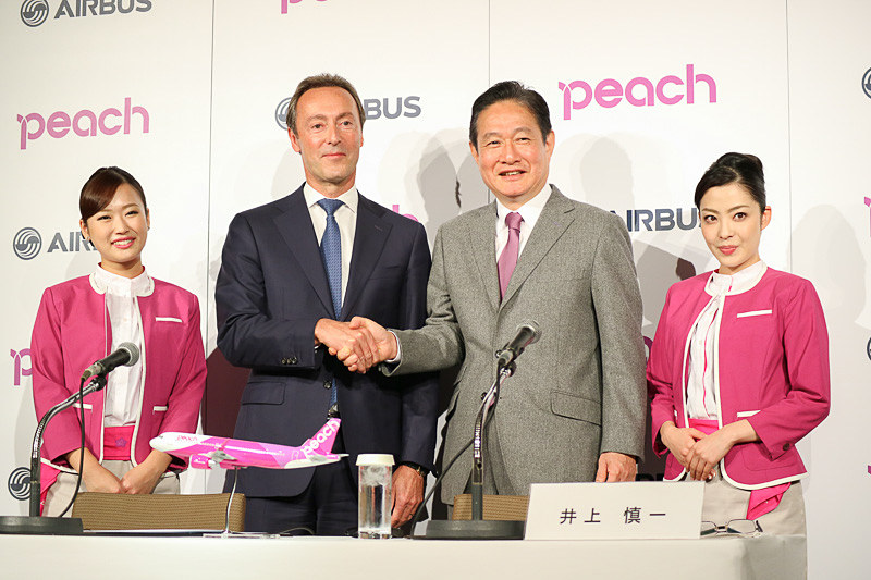 2016年11月に行なわれた、エアバス A320neo型機発注の記者会見の様子