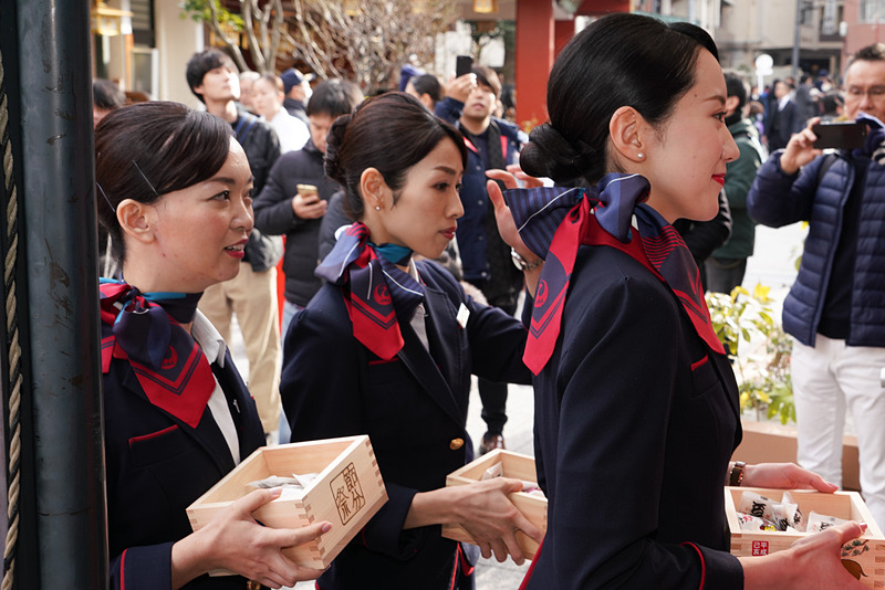 豆まきに向かう