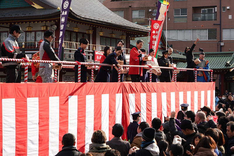 JALスタッフによる豆まき