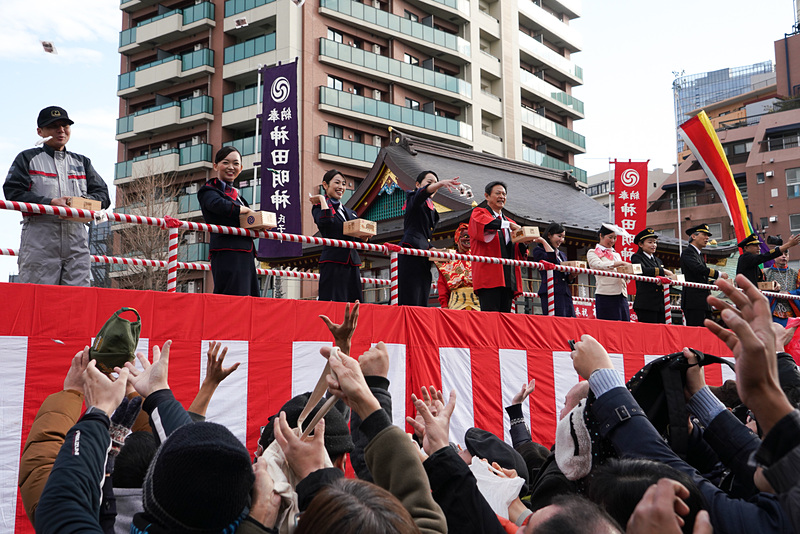 JALスタッフによる豆まき