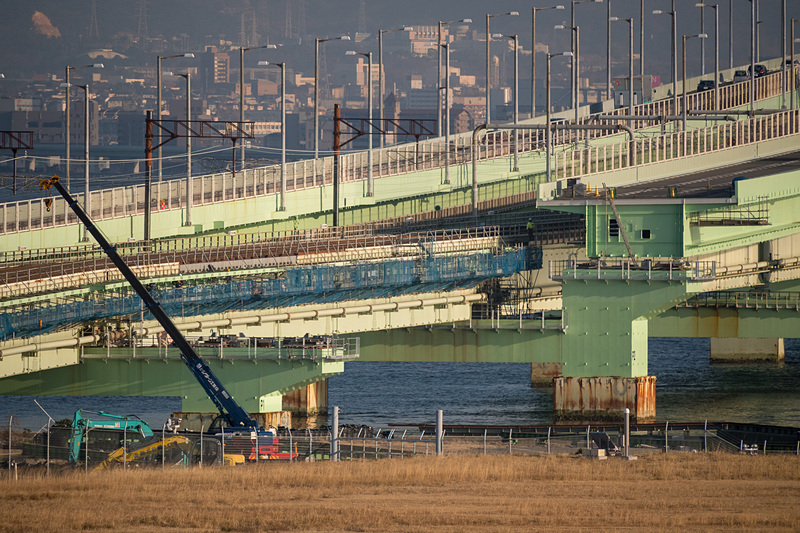 P1橋脚（左側）とP2橋脚（右側）の間