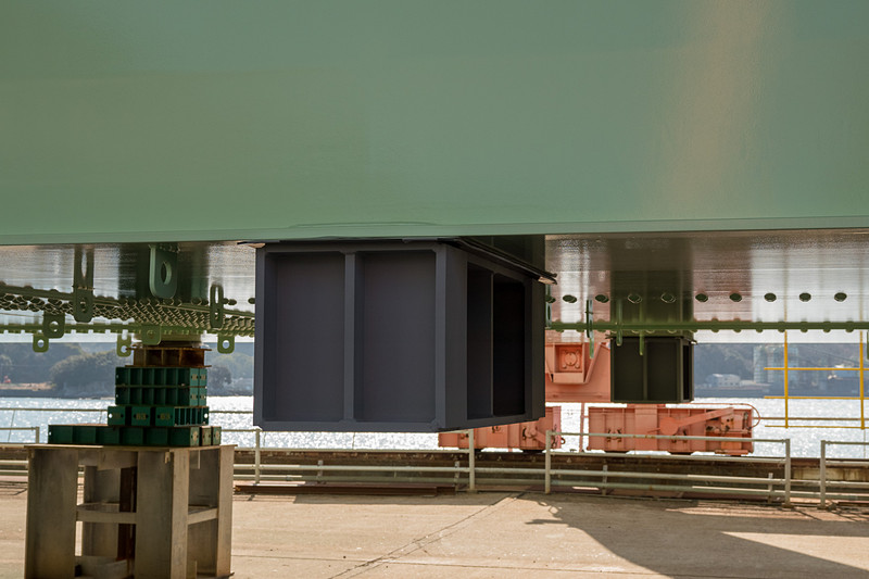 これは運搬用の台船に乗せる際の台