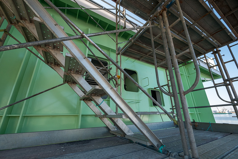 P1側（関空寄り）。3つの穴は、中央が通路、左がNEXCO西日本のケーブル、右がNTTの通信ケーブル用