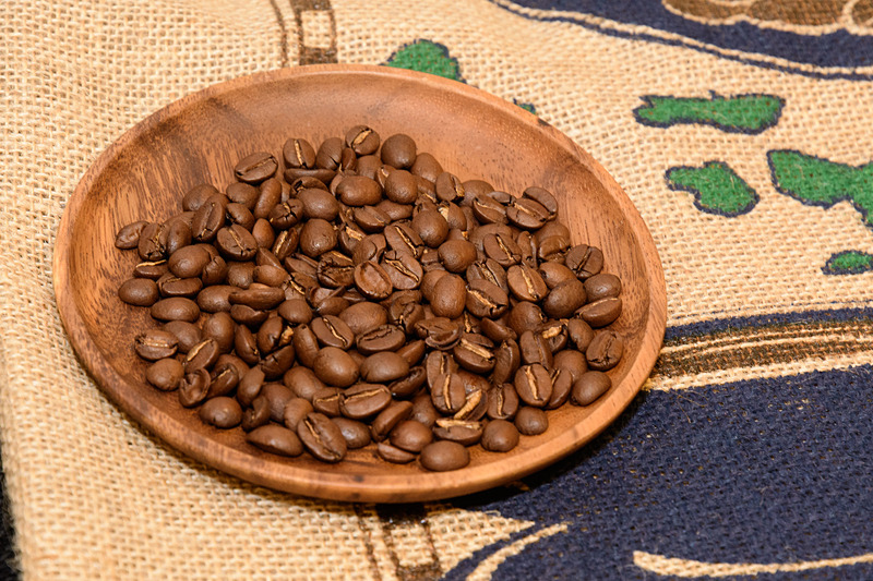 タリーズコーヒージャパンが発売する「タリーズカッパーリザーブコレクション ハワイコナ 100％ アリアナファーム」