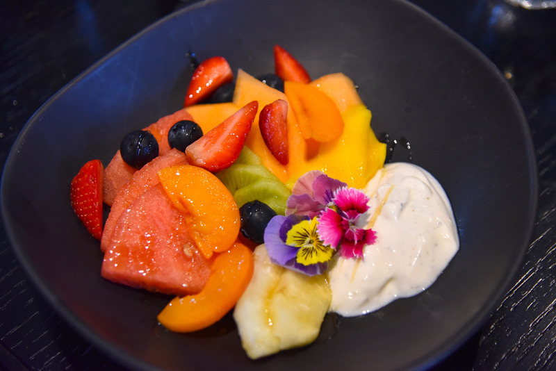 フルーツとヨーグルトで朝食にぴったりの「FRUITS DU JOUR」