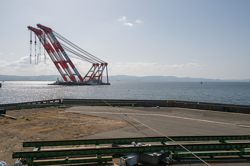 武蔵を固定しているワイヤー