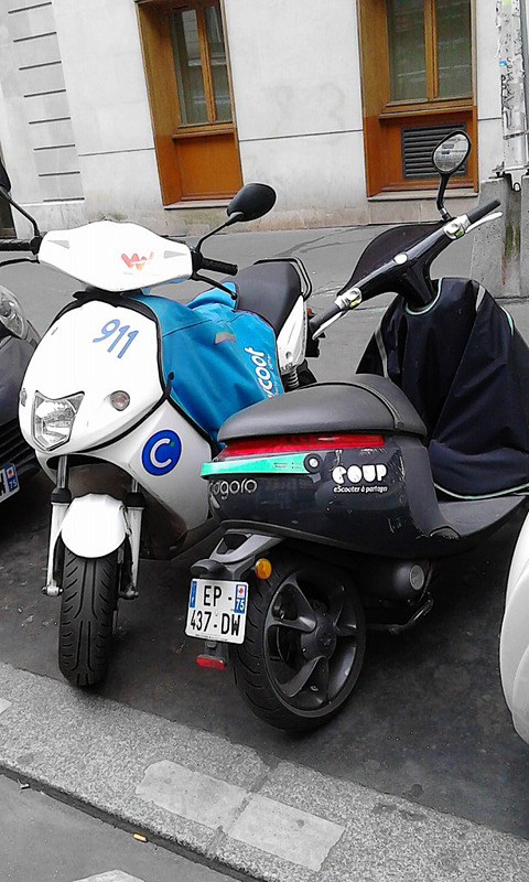 パリには現在、Cityscoot（シティスクート）以外にもCoupやTroopyといったシェアスクーターがあります