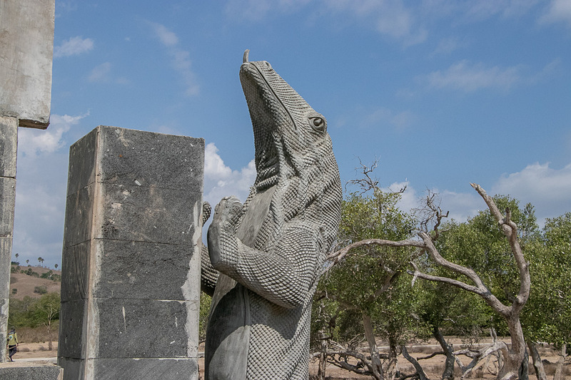 船着き場から受付のある事務所までは歩いて10分ほど