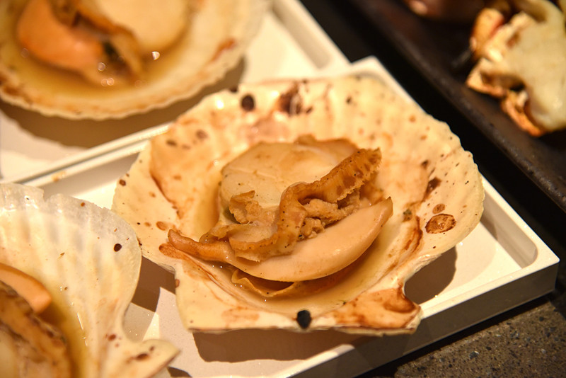 もちろん帆立貝焼きも熱々で召し上がれ