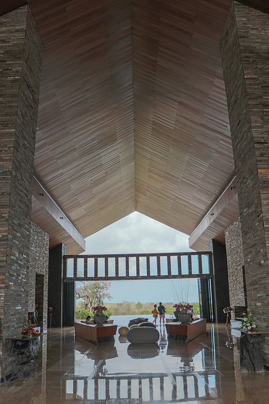 「リンバ ジンバラン バリ by アヤナ」のウェストロビー