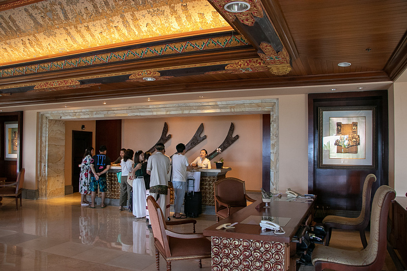 「アヤナ リゾート＆スパ バリ」は南国のクラシックホテルといった趣き