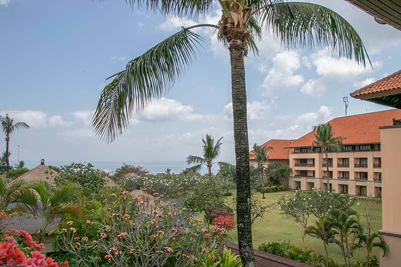 「アヤナ リゾート＆スパ バリ」は南国のクラシックホテルといった趣き