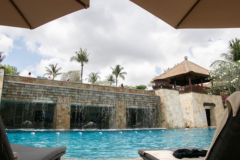 「アヤナ リゾート＆スパ バリ」のメインプール