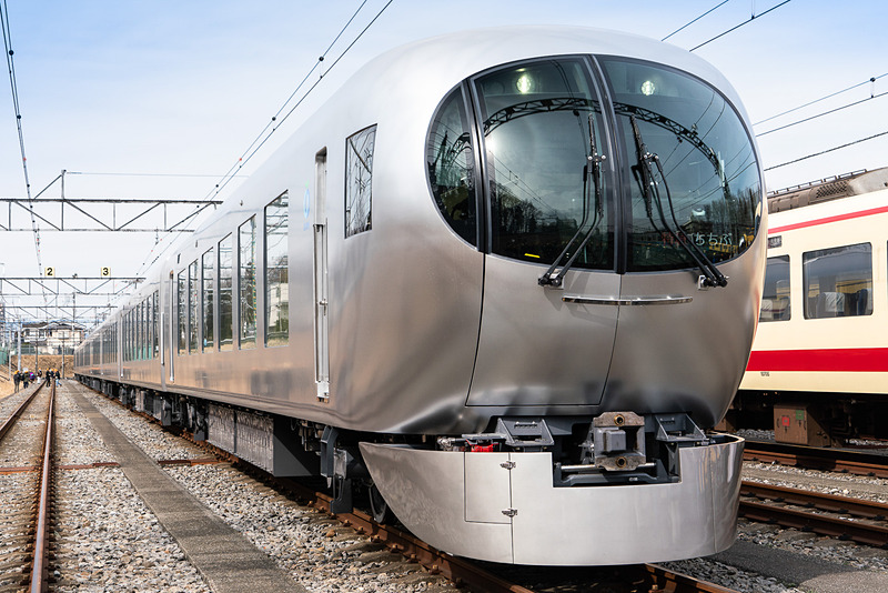 西武鉄道の新型特急車両001系「Laview」。8号車側から