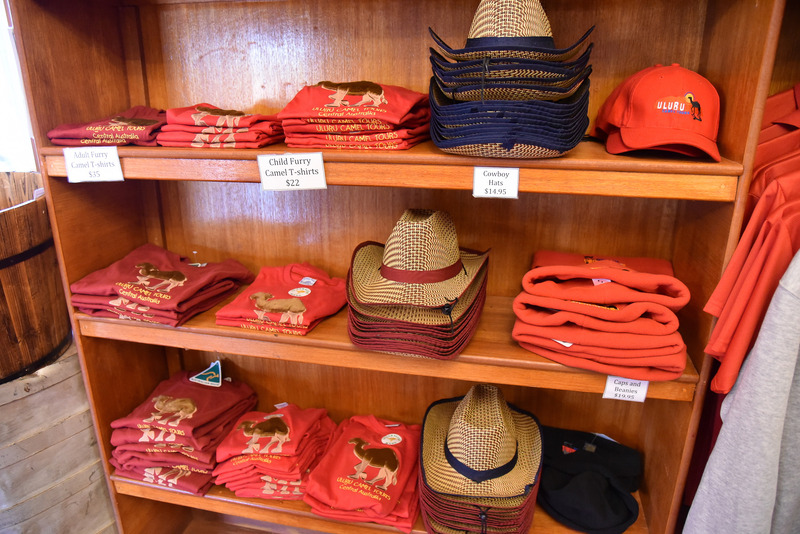 オリジナルグッズの販売も行なっている