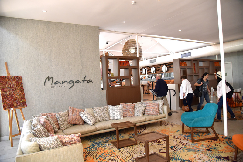 リゾート内の「デザートガーデンズホテル」内の「マンガータビストロ＆バー」