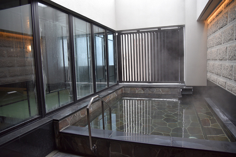 女湯の露天風呂